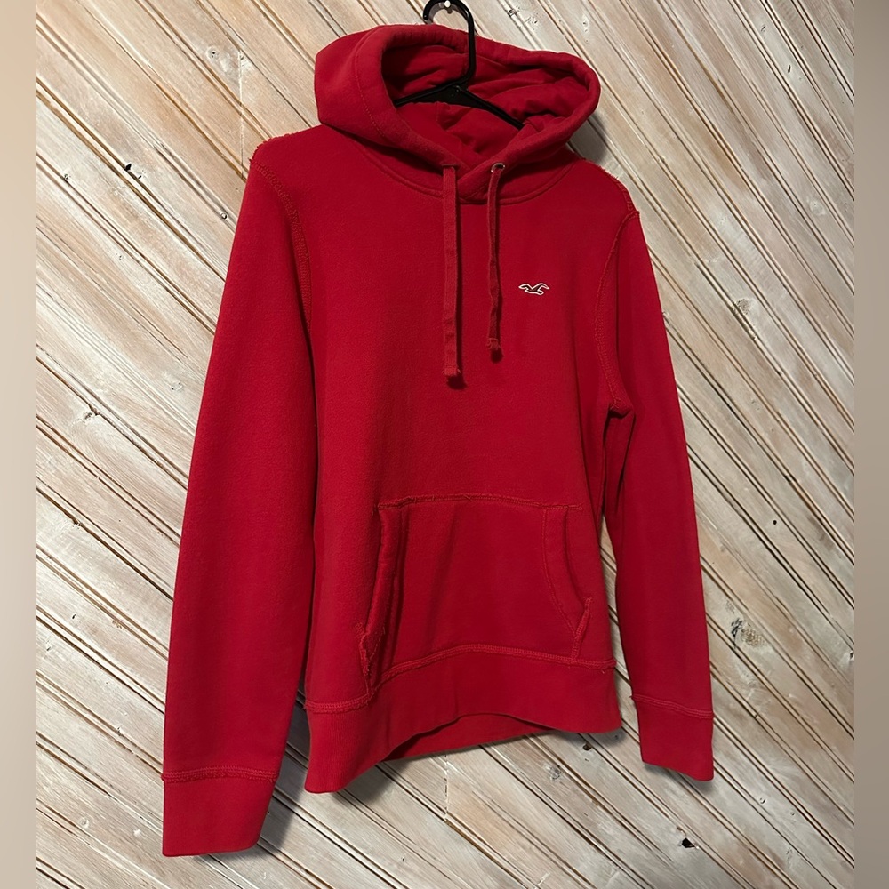 Hollister Classic Red Hoodie for Men - Picture 2 of 8
